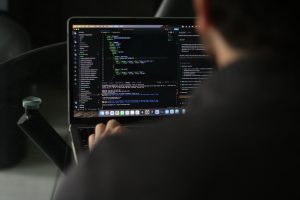 KI im Webdesign: Was sinnvoll ist und was Unternehmen besser lassen – SEO Webdesign aus Bonn von FIPSOLUTIONS